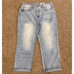 WOMENS SIZE 16 TIME AND TRUE HIGH RISE LIGHT WASH CROPPED STRAIGHT JEANS